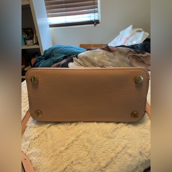 EUC Michael Kors cross body mini purse
